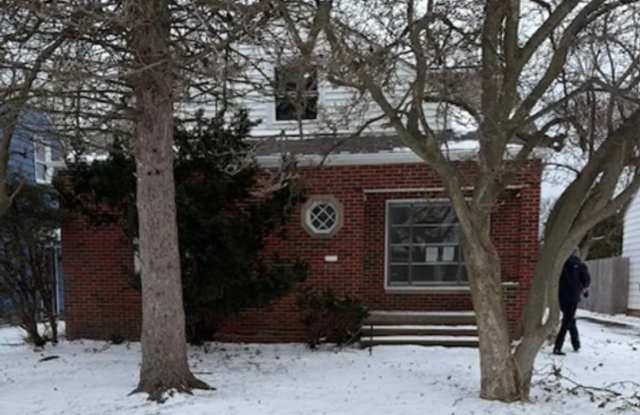 Single Family Home 6 beds 2.5 bath For Rent photos photos Single Family Home 6 beds 2.5 bath For Rent photos photos