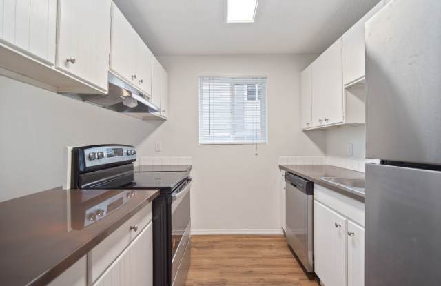 ONE BEDROOM IN DESIRABLE MILLWOOD NEIGHBORHOOD ON TREE LINED STREET photos photos