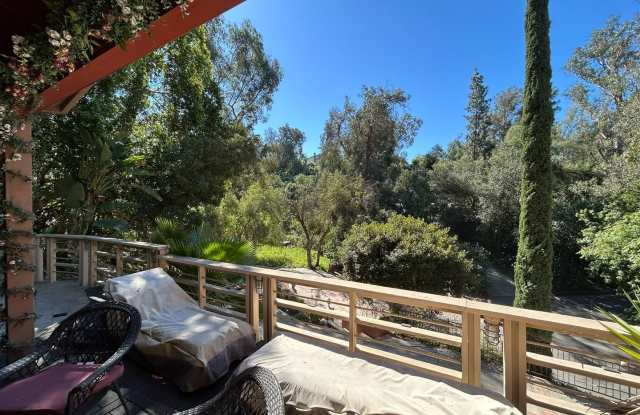 Stunning Anaheim Hills Estate on One Acre Gallery 3