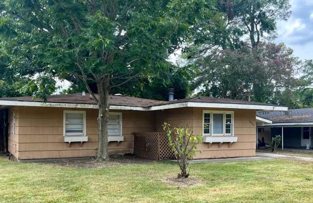 2 BR/1 BATH very close to LSU! Gallery 1