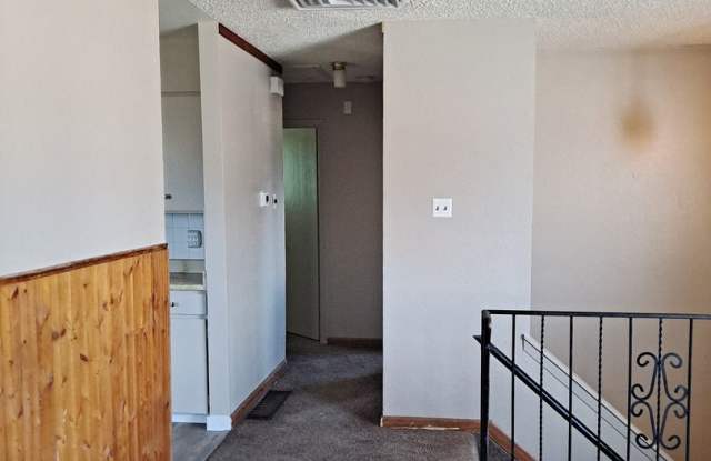 ALL PROSPECTIVE TENANTS MUST SUBMIT A $58NON-REFUNDABLE APPLICATION FEE PER APPLICANT ONLINE AND BE PRE-QUALIFIED PRIOR TO ANY SHOWINGS Gallery 3