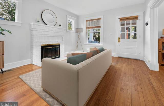 4423 P Street NW Gallery 2