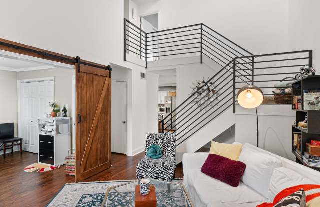 Cute 3BR/2.5BA Townhome in Baton Rouge – Pet Friendly + Washer/Dryer! photos photos