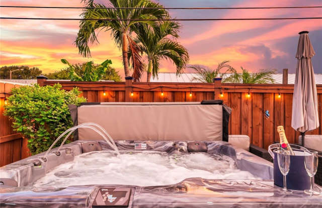 363 HARBOR DR Gallery 2
