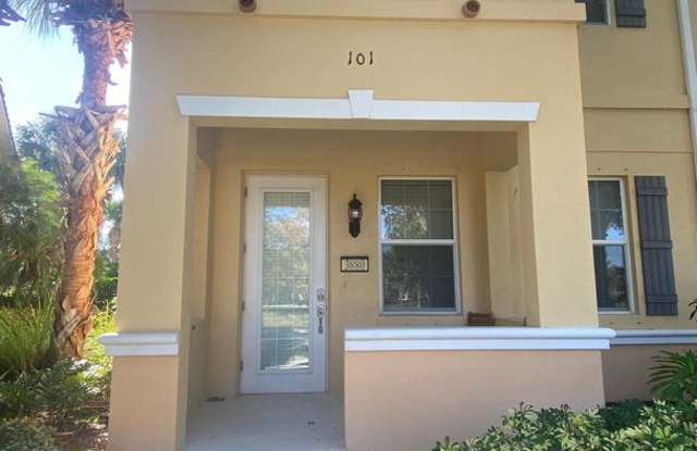 Prime Sarasota Seasonal Rental — Lakeside Mediterranean Gem photos photos