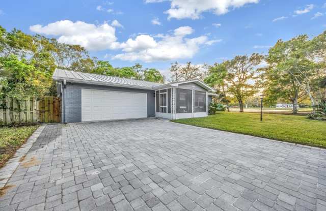 4195 10th Street N photos photos