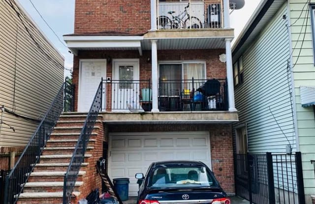 139 37TH ST - 139 37th Street, Union City, NJ 07087