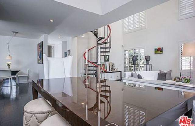 9033 VISTA GRANDE Street - 9033 W Vista Grande St, West Hollywood, CA 90069
