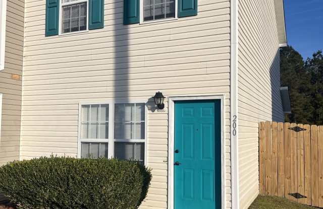 200 Pinegrove Court - 200 Pinegrove Court, Jacksonville, NC 28546
