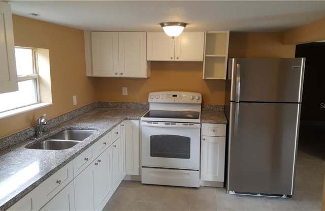 200 1/2 OLD DAYTONA ROAD - 200 1/2 Old Daytona Rd, DeLand, FL 32724