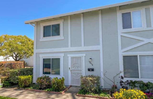 Updated 2 bed 1.5 bath townhome in central Fremont close to Fremont Bart photos photos