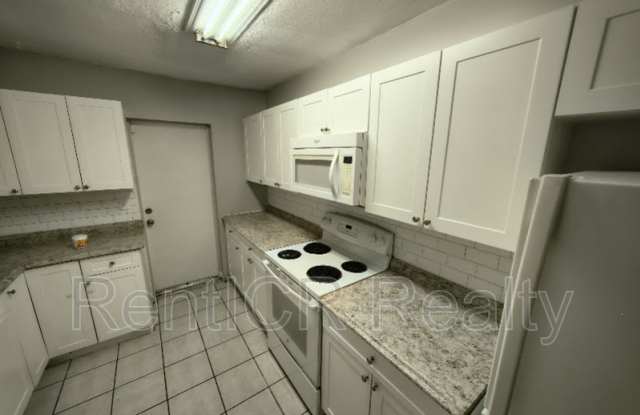 1708 Azalea Court Unit B Gallery 4