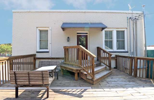 4BR/2.5BA Urban Charm Meets Creative Energy in the Cayce River Arts District photos photos