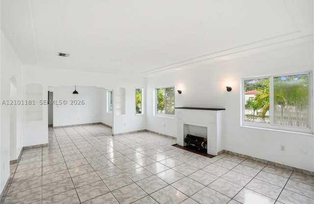 1550 SW 13th St Gallery 2