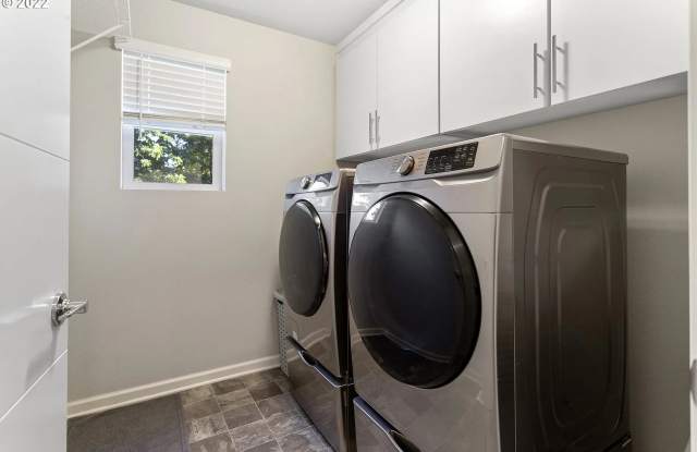 16760 Southeast Fox Glen Court Gallery 3