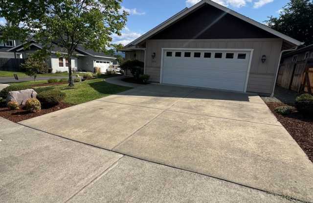 NORTHWEST 2BD/2BATH - 2 CAR GARAGE, LANDSCAPED YARD  WASHER/DRYER photos photos