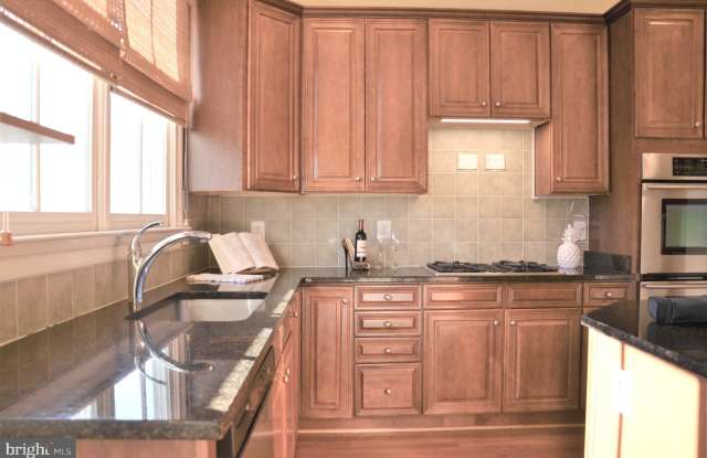 716 CARPENTER ROAD Gallery 2