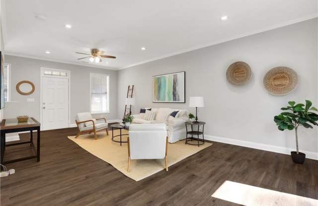 2431 Woodside Way Gallery 4