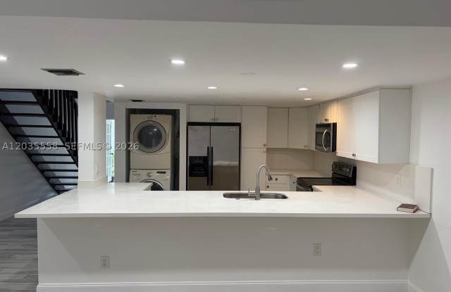 1403 White Pine Dr Gallery 2