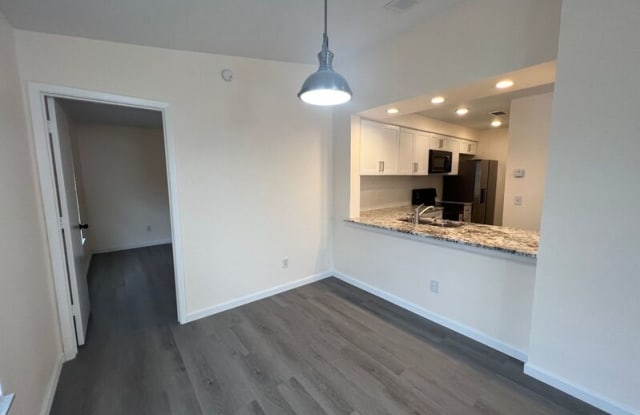 4862 S Semoran Blvd - 4862 South Semoran Boulevard, Orlando, FL 32822