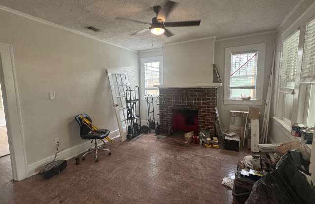 Single Family Home - Three Bedroom Under Renovation Gallery 4