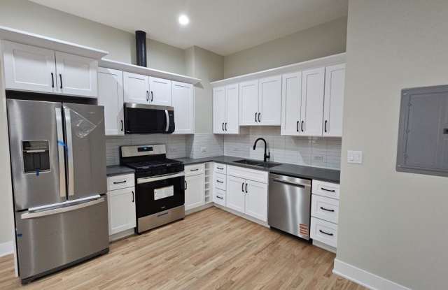 4437 N. Broadway St photos photos