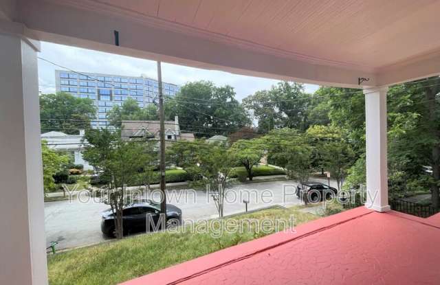 639 Somerset Terrace NE Gallery 3
