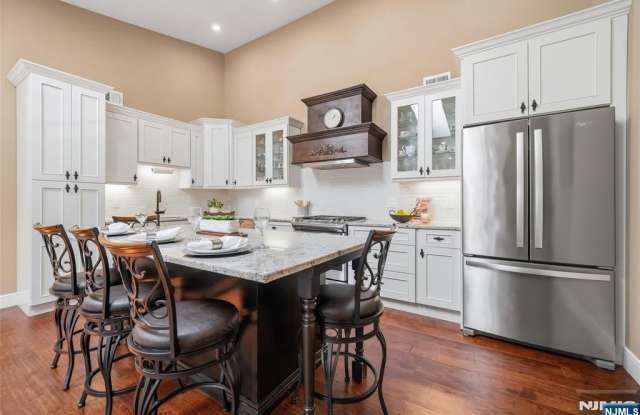 1002 Boxwood Court Gallery 2