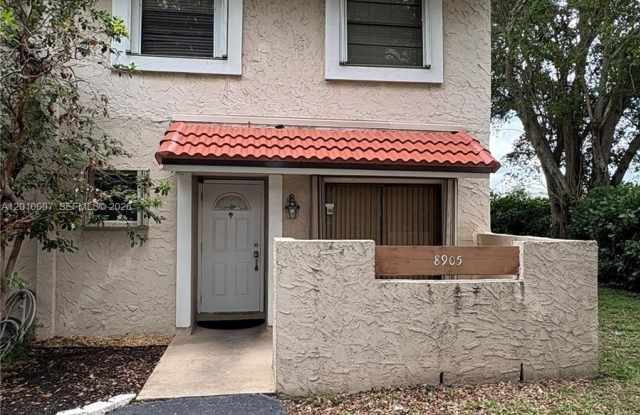8905 NW 38th Dr photos photos