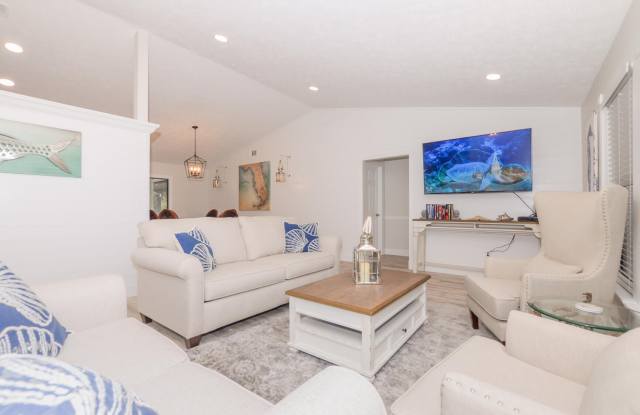 2411 NE Pinecrest Lakes Boulevard photos photos 2411 NE Pinecrest Lakes Boulevard photos photos