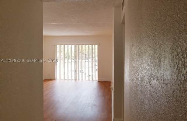 5241 Geneva Way Gallery 4