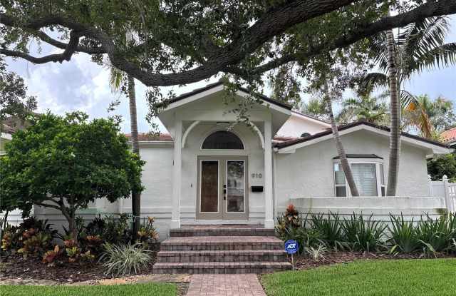 910 BRIGHTWATERS BOULEVARD NE photos photos