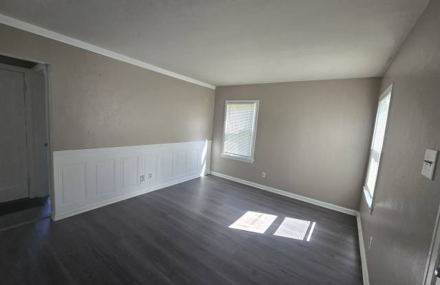8019 Aline Avenue Gallery 2