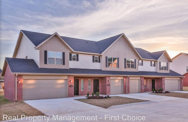 2740 W Kilimanjaro Way - 2740 West Kilimanjaro Way, Rogers, AR 72758