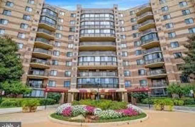 8350 GREENSBORO DRIVE - 8350 Greensboro Drive, Tysons Corner, VA 22102