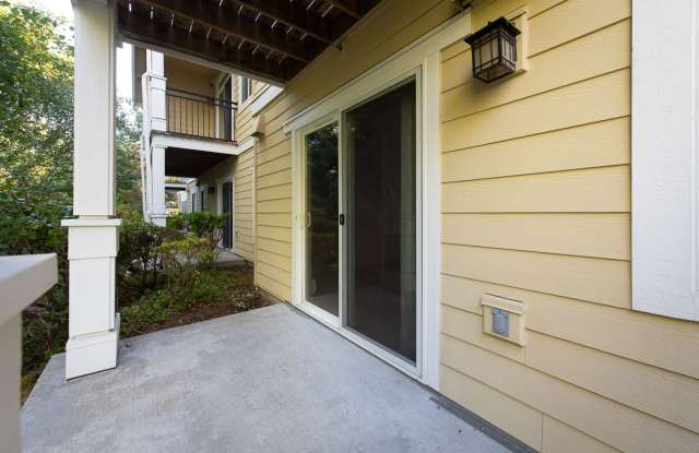 Fabulous Lakemont 2 Bed Condo for Lease! Gallery 3