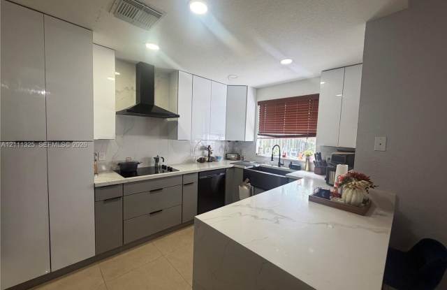 18172 SW 108th Path, Miami, FL 33157 - 9024 Gallery 3