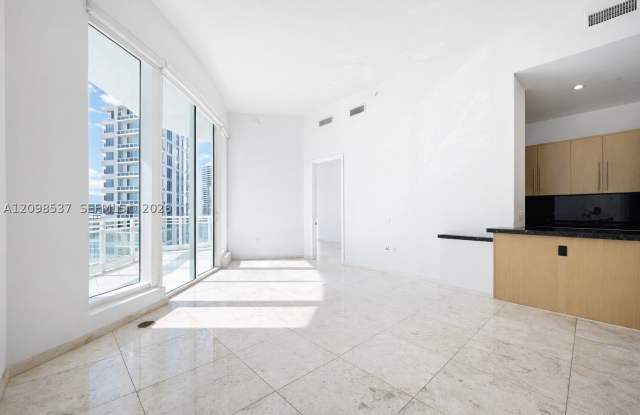 900 Brickell Key Blvd Gallery 1