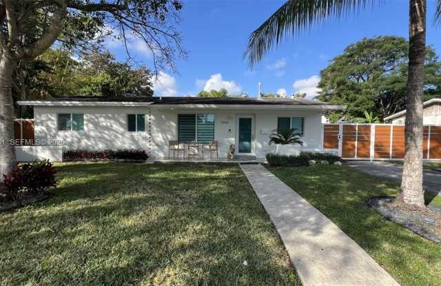 15660 SW 100 AVE - 15660 Southwest 100th Avenue, Palmetto Estates, FL 33157