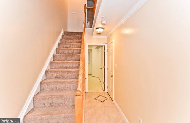 13905 COURTLAND LANE Gallery 3