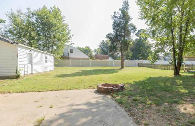 740 S Hoosier Avenue Gallery 2