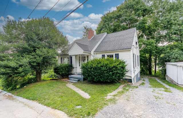 913 Garrison Avenue Gallery 1