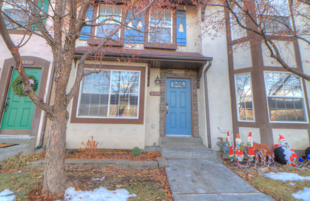 Pet Friendly! Cute 2 Bedroom 1.5 Bath in Midway!! - 892 Hamlet Circle North, Midway, UT 84049