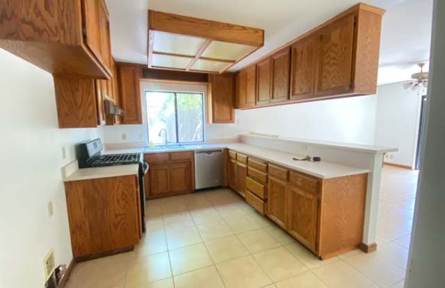 4 Bedroom Home in South Davis! Gallery 2