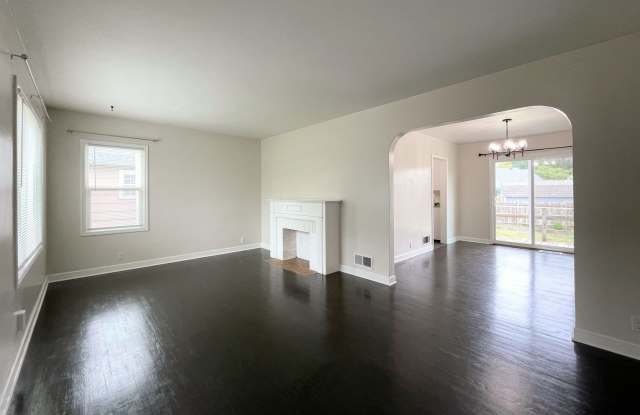 Updated 2-Bed, 1-Bath House Gallery 3