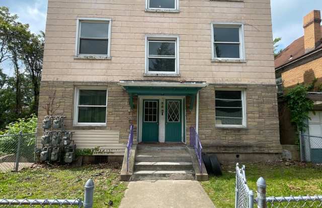 228 Reifert St photos photos