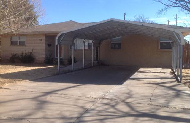 1313 S Avenue A - 1313 South Avenue a, Portales, NM 88130