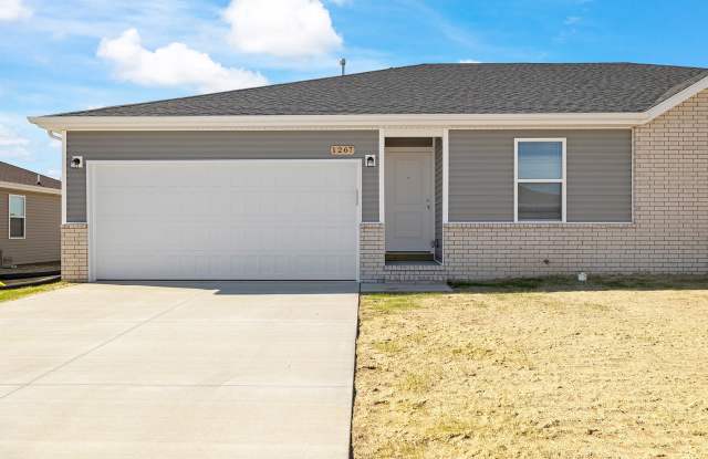 Newer 3 bedroom duplex in Republic! photos photos