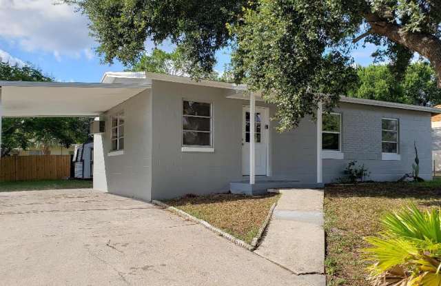 2 Bed 1 Bath Home Pet Friendly - 2454 Austin Avenue, Deltona, FL 32738