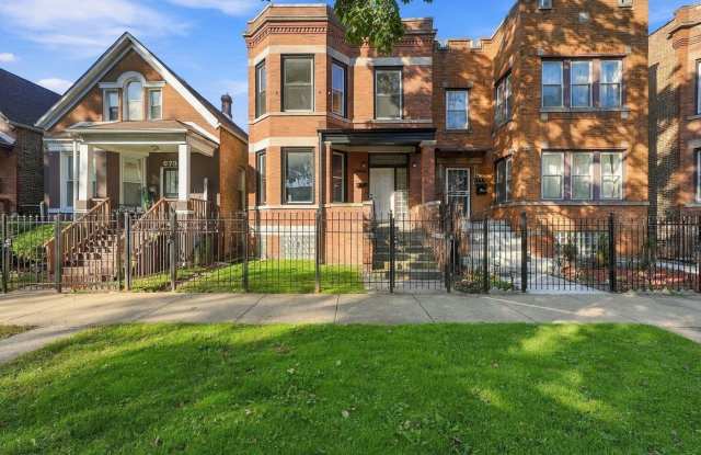 6732 S Michigan Avenue Gallery 1